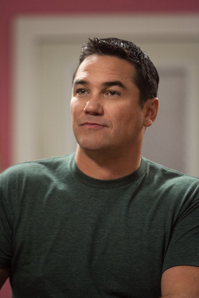 Operation Cupcake - Z filmu - Dean Cain