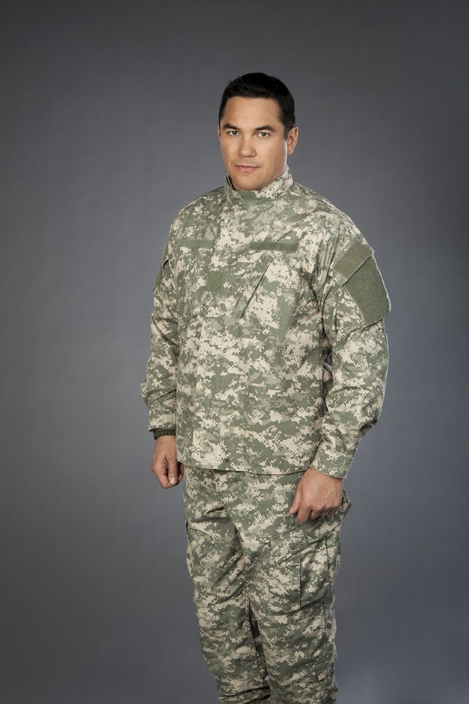 Operation Cupcake - Promokuvat - Dean Cain