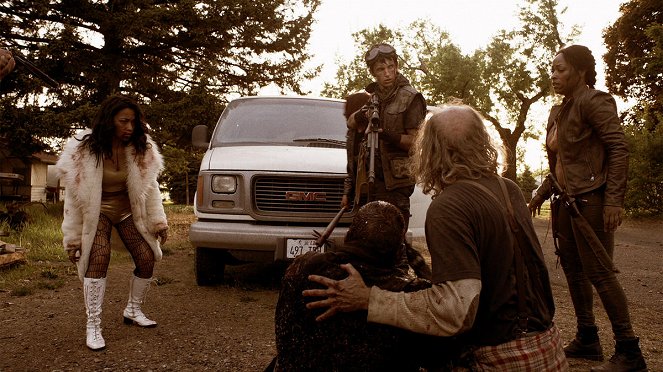 Z Nation - White Light - Van film - Pisay Pao, Nat Zang, Kellita Smith