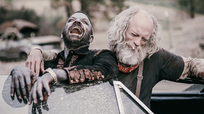 Z, mint zombi - Zombie Road - Forgatási fotók - Keith Allan, Russell Hodgkinson