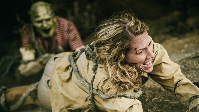Z, mint zombi - Batch 47 - Filmfotók - Jessica Bork