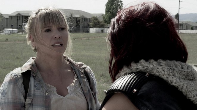 Z, mint zombi - Season 2 - Batch 47 - Filmfotók - Sara Coates