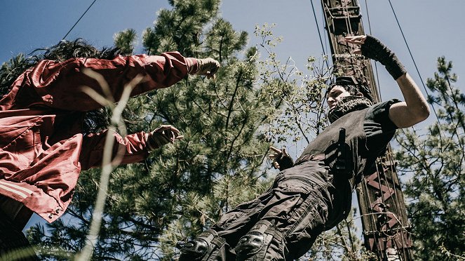 Z Nation - Season 2 - Zombie Baby Daddy - Photos - Nat Zang