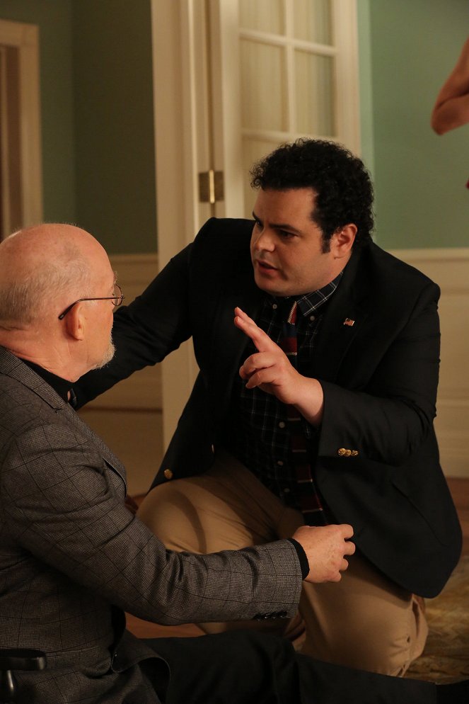 1600 Penn - Photos - Josh Gad