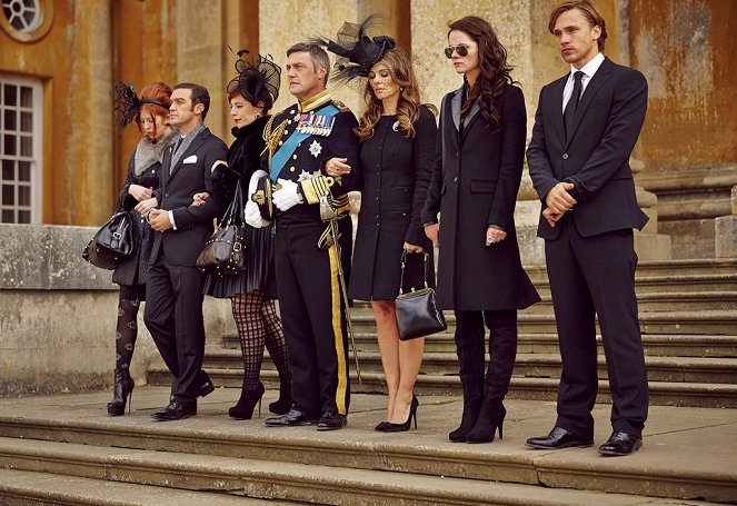 Královská rodina - Z natáčení - Vincent Regan, Elizabeth Hurley, Alexandra Park, William Moseley