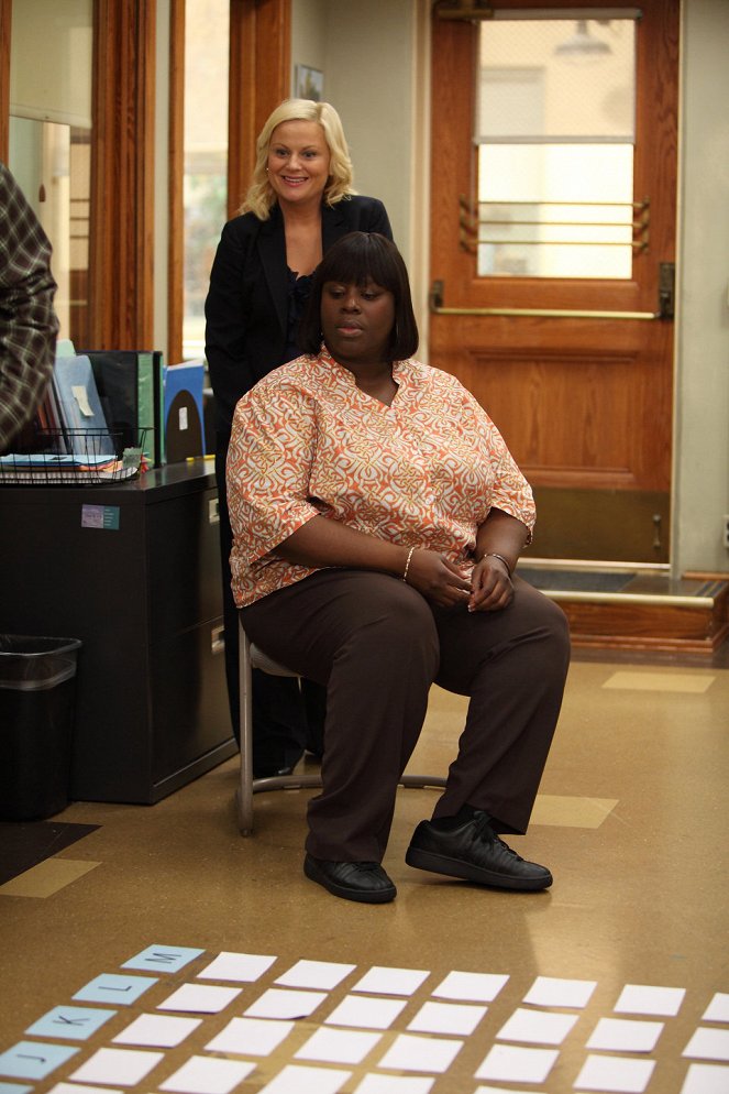 Parks and Recreation - Time Capsule - Photos - Amy Poehler, Retta