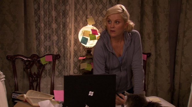 Parks and Recreation - Season 3 - Pod namiotami - Z filmu - Amy Poehler