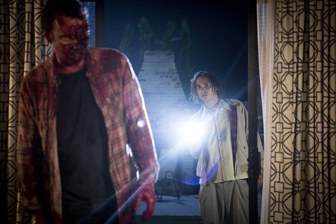 Fear the Walking Dead - The Dog - De la película - Frank Dillane