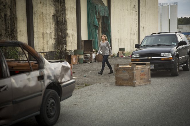 Fear the Walking Dead - Season 1 - Nicht vergehen - Filmfotos - Kim Dickens