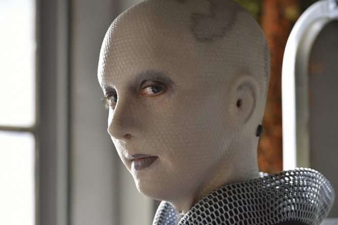 Defiance - Season 3 - Ostinato in White - Photos - Trenna Keating