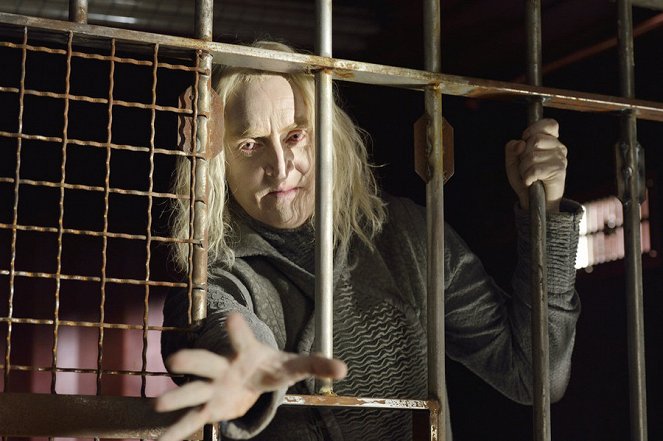 Defiance - Season 3 - Tam, gdzie spadły jabłka - Z filmu - Tony Curran