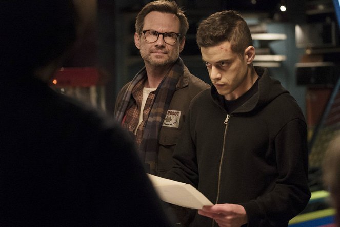 Mr. Robot - eps1.3_da3m0ns.mp4 - De la película - Christian Slater, Rami Malek