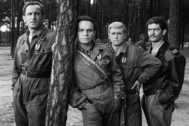 Čtyři z tanku a pes - Z filmu - Franciszek Pieczka, Roman Wilhelmi, Janusz Gajos, Włodzimierz Press