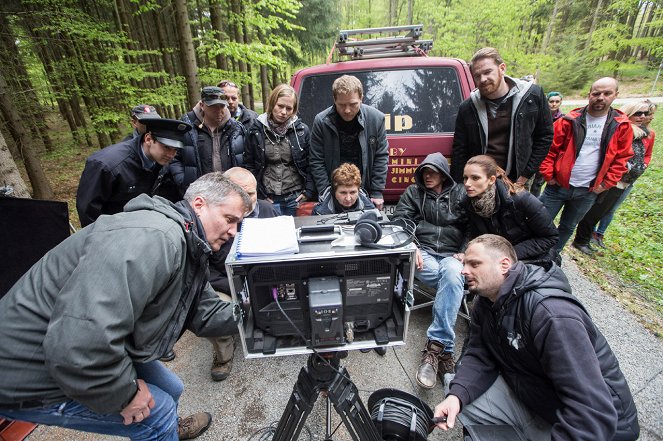 Labyrint - Epizoda 4 - De filmagens - Zuzana Kajnarová, Pavel Batěk, Jiří Strach, Zuzana Kanócz, Stanislav Majer