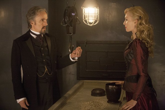 Dracula - From Darkness to Light - Photos - Ben Miles, Victoria Smurfit