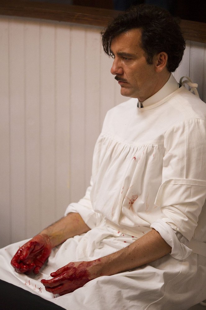 The Knick - Season 1 - They Capture the Heat - Photos - Clive Owen