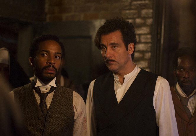 The Knick - Season 1 - Get the Rope - Photos - André Holland, Clive Owen