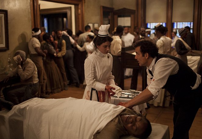 The Knick - Season 1 - Get the Rope - Photos - Eve Hewson, Clive Owen