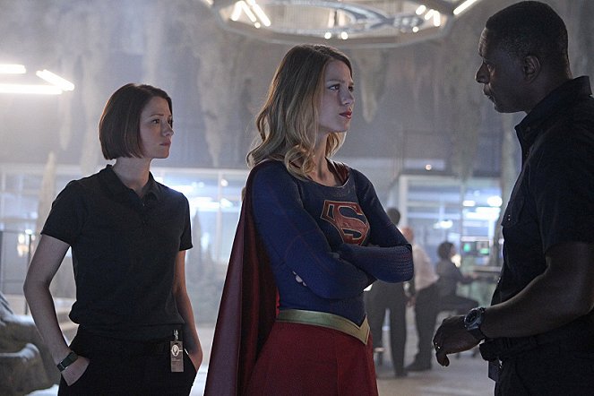 Supergirl - Season 1 - Pilot - Z filmu - Chyler Leigh, Melissa Benoist, David Harewood