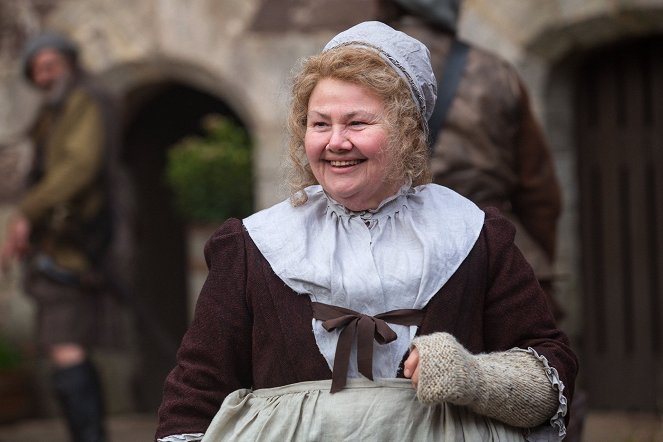 Outlander - Die Highland-Saga - Burg Leoch - Filmfotos - Annette Badland