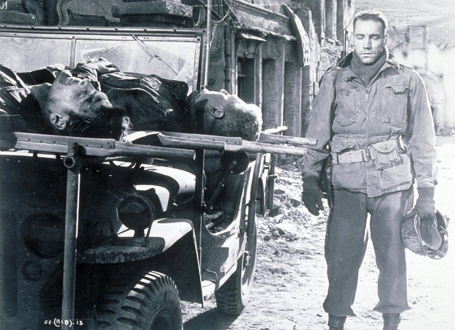 Helvetti 1944 - Kuvat elokuvasta - William Smithers
