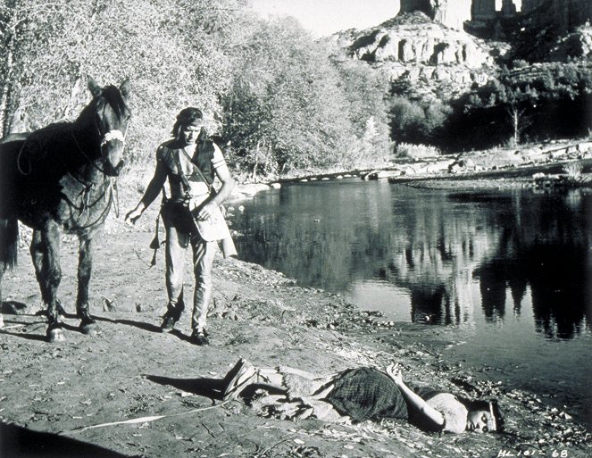 Apache - Photos - Burt Lancaster, Jean Peters