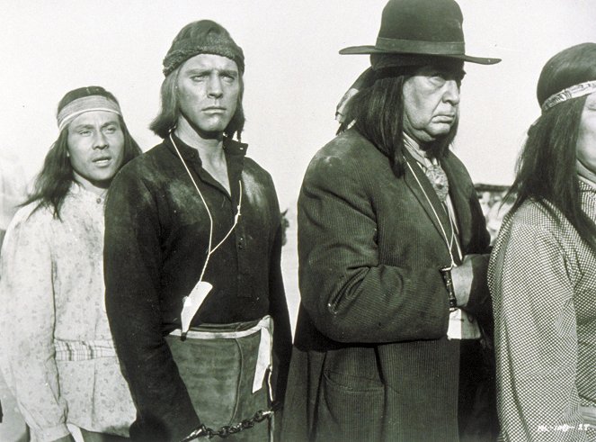 Apache - De la película - Burt Lancaster, Monte Blue