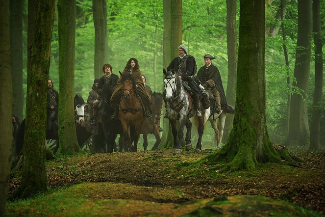 Outlander - Az idegen - Mindkét oldalon - Filmfotók - Sam Heughan, Caitríona Balfe, Graham McTavish, Bill Paterson