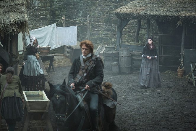 Outlander - Az idegen - Bal hüvelykem bizsereg - Filmfotók - Sam Heughan, Caitríona Balfe