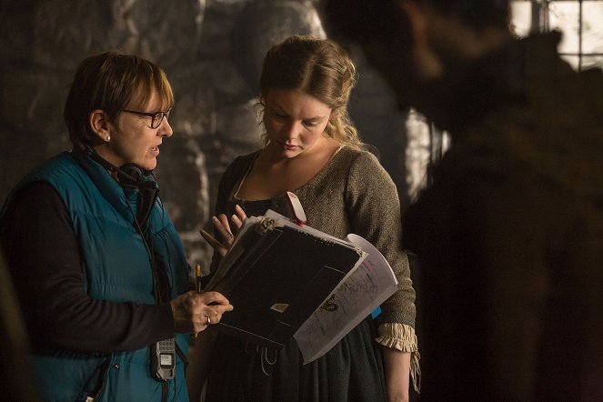 Outlander - By the Pricking of My Thumbs - Van film - Nell Hudson