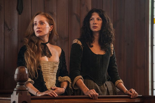 Outlander - Season 1 - Photos - Lotte Verbeek, Caitríona Balfe