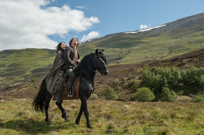 Outlander - Az idegen - Lallybroch - Filmfotók - Caitríona Balfe, Sam Heughan