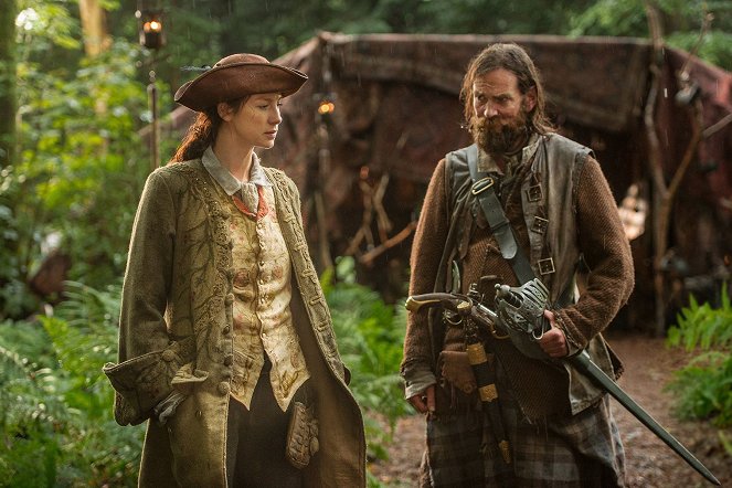 Outlander - Die Highland-Saga - Die Suche - Filmfotos - Caitríona Balfe, Duncan Lacroix