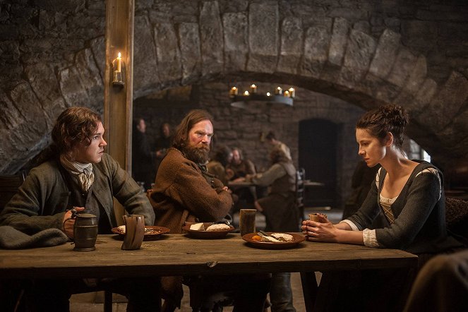 Outlander - Season 1 - Wentworth Prison - Photos - Duncan Lacroix, Caitríona Balfe
