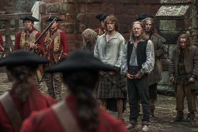 Outlander - Die Highland-Saga - Im Kerker - Filmfotos - Sam Heughan, Douglas Henshall
