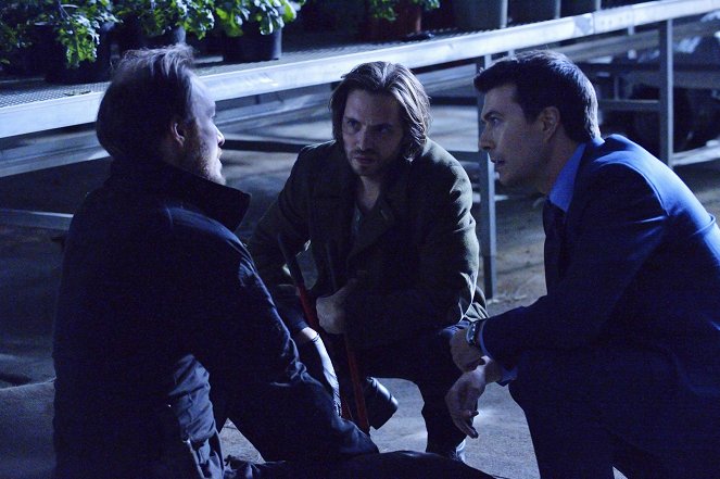 12 Monkeys - The Red Forest - Photos - Aaron Stanford, Noah Bean