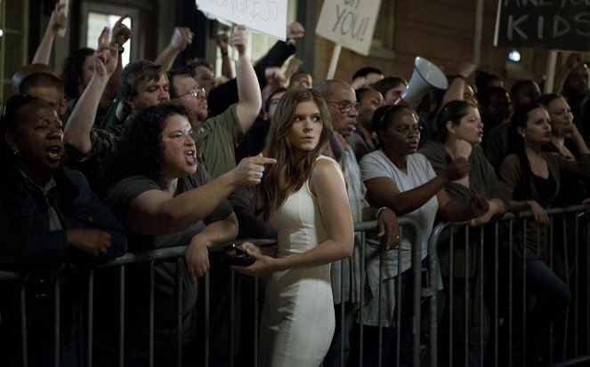 House of Cards - Chapter 5 - Photos - Kate Mara