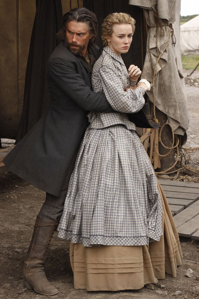 Hell on Wheels - Pride, Pomp and Circumstance - Photos - Anson Mount, Dominique McElligott