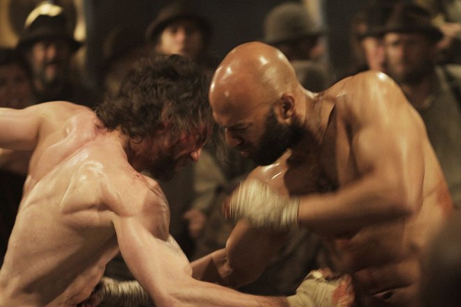 Hell On Wheels : L'enfer de l'ouest - Bread and Circuses - Film - Anson Mount, Common
