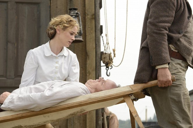 Hell on Wheels - Season 2 - Purged Away with Blood - Photos - Dominique McElligott, Colm Meaney