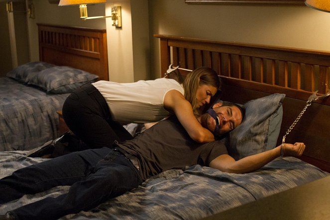 Banshee - Season 1 - Geiselnahme - Filmfotos - Ivana Milicevic, Antony Starr