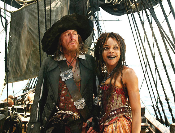 Piratas das Caraíbas - Nos Confins do Mundo - Do filme - Geoffrey Rush, Naomie Harris