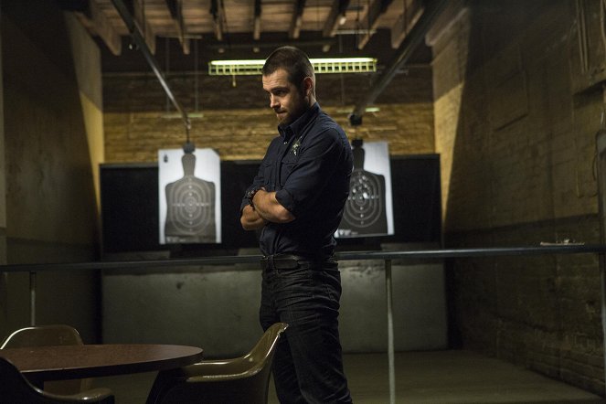 Banshee - Comment enterrer un homme - Film - Antony Starr