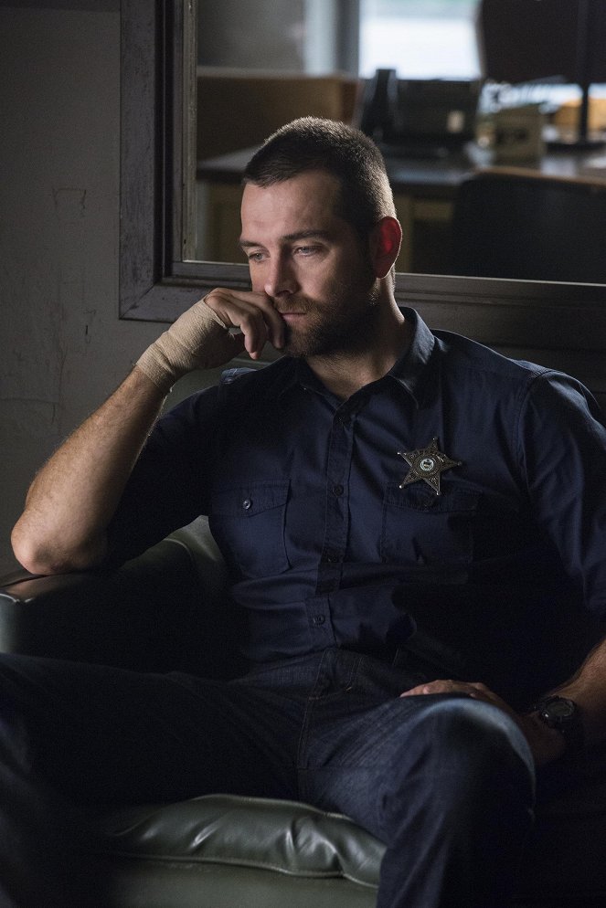 Banshee - Even God Doesn't Know What to Make of You - De la película - Antony Starr