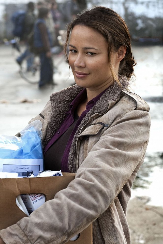 Falling Skies - Live and Learn - Photos - Moon Bloodgood