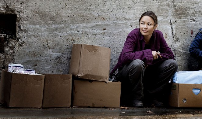 Éghasadás - Season 1 - Live and Learn - Filmfotók - Moon Bloodgood