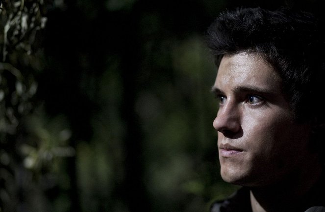 Falling Skies - Live and Learn - Photos - Drew Roy