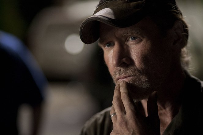 Falling Skies - The Armory - Photos - Will Patton