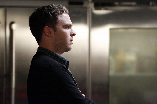 Agents of S.H.I.E.L.D. - Making Friends and Influencing People - Photos - Iain De Caestecker