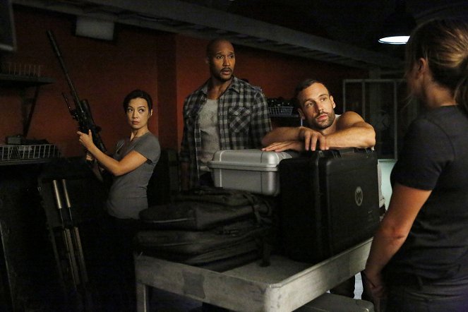 Agents of S.H.I.E.L.D. - Making Friends and Influencing People - Van film